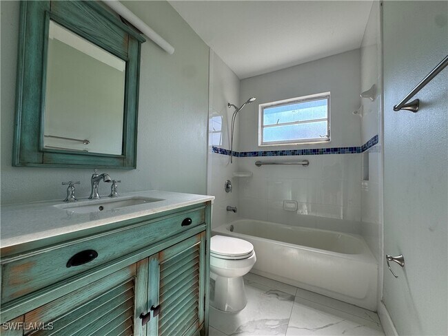 Building Photo - 1127 Lovely Ln