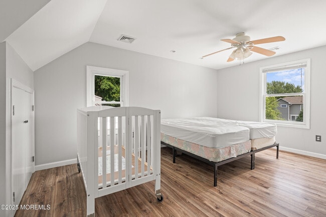 Building Photo - 324 Cedar Ave