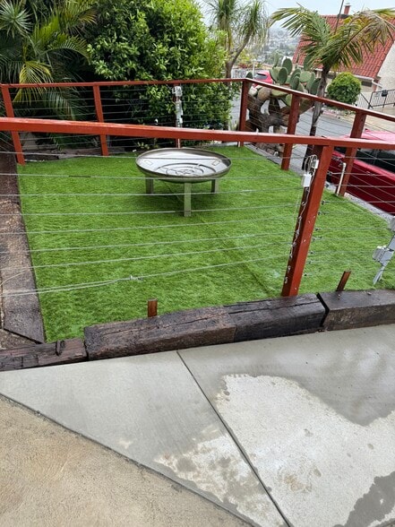 Building Photo - 2052 N Terrace Dr