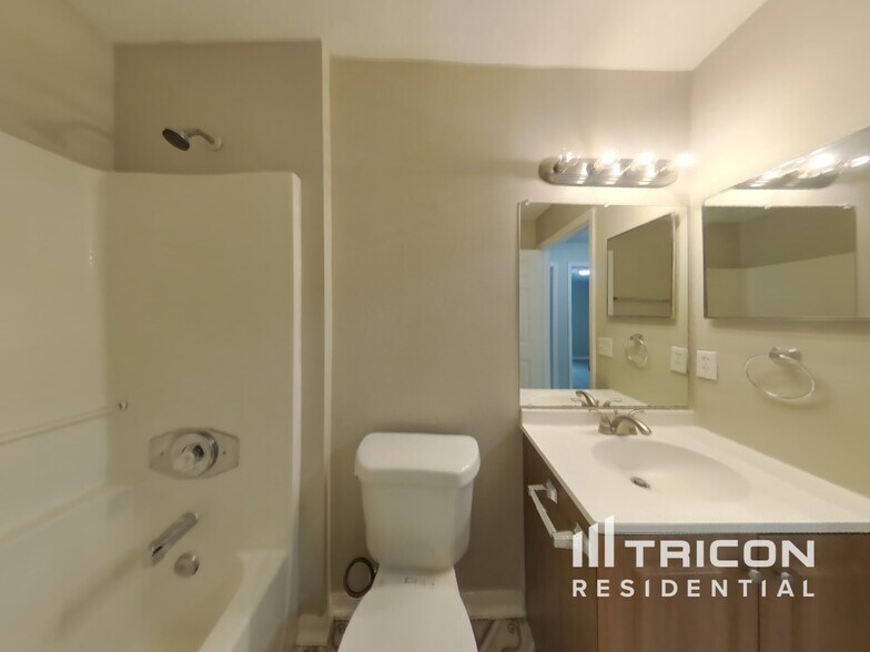Building Photo - 7227 Lawn Tennis Ln