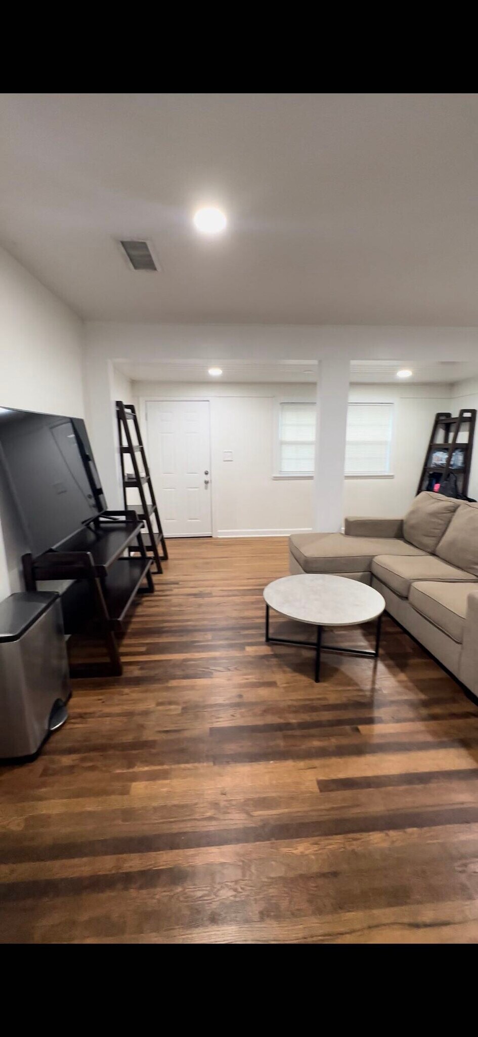 Building Photo - 757 California St