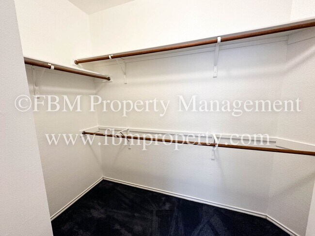 Building Photo - 103 Jennie Marie Cir