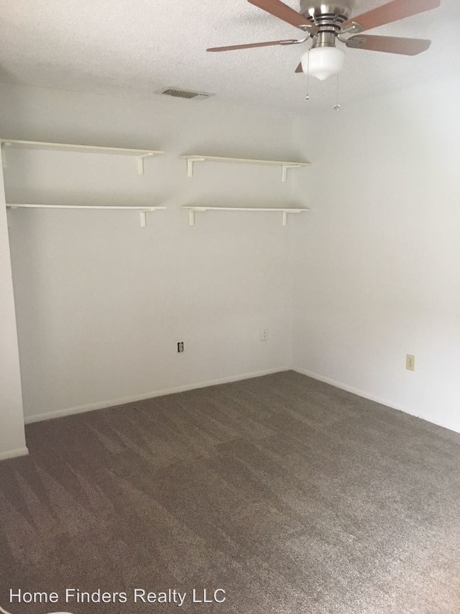 Building Photo - 2 br, 2.5 bath House - 4448 Stumberg Lane