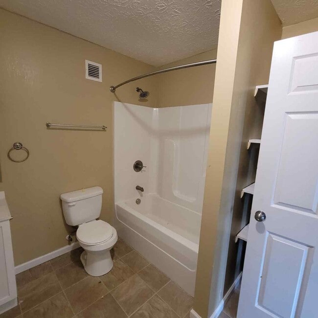 Building Photo - 2817 Colt Dr NE