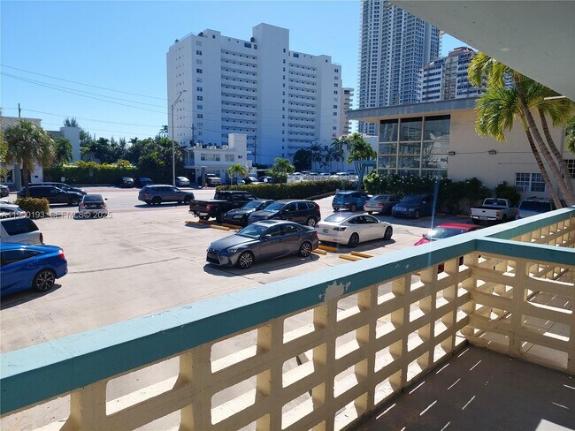 Building Photo - 6484 Indian Creek Dr