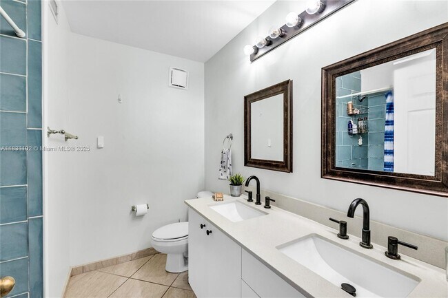 Building Photo - 4137 Briar Ln