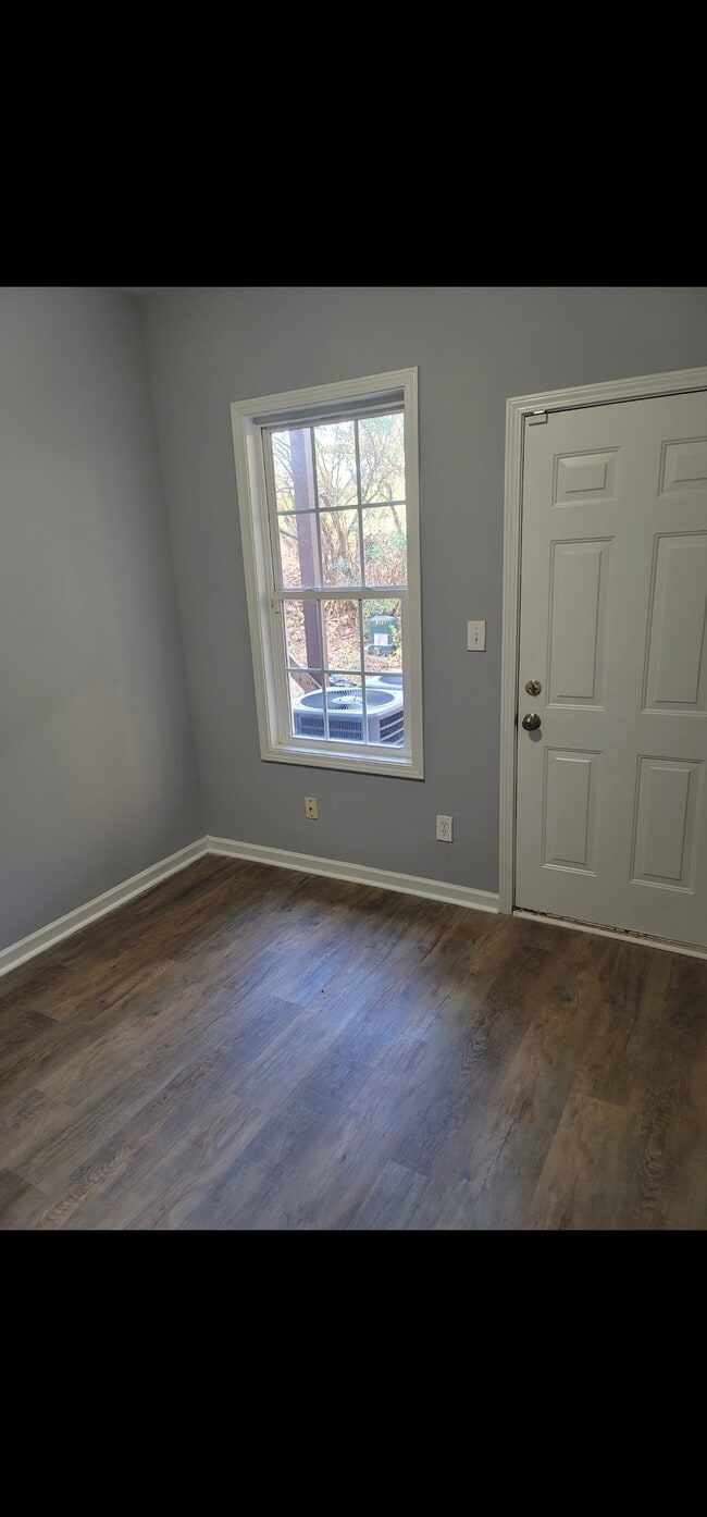 Building Photo - 650 Ganyard Farm Way