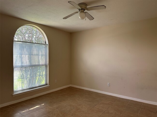 Building Photo - 5400 Tallowpine Terrace