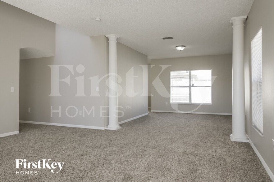 Building Photo - 556 Big Sioux Ct
