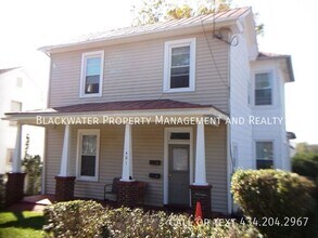 Building Photo - 401 Grove St