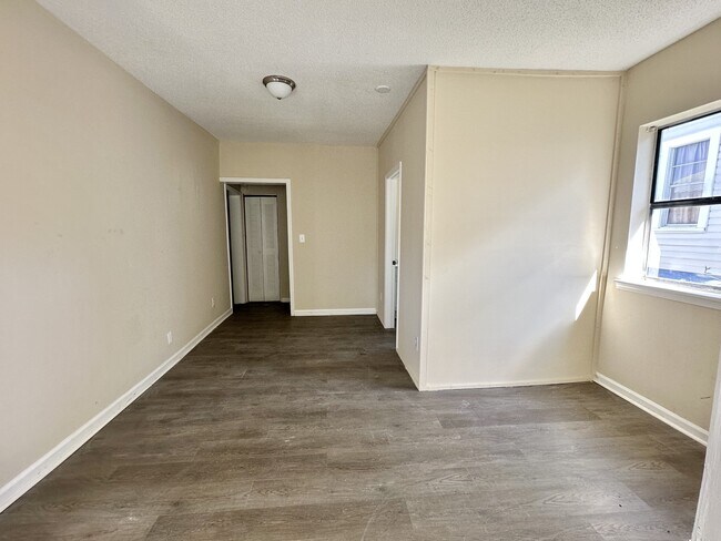 Building Photo - 1606 49th St Ensley