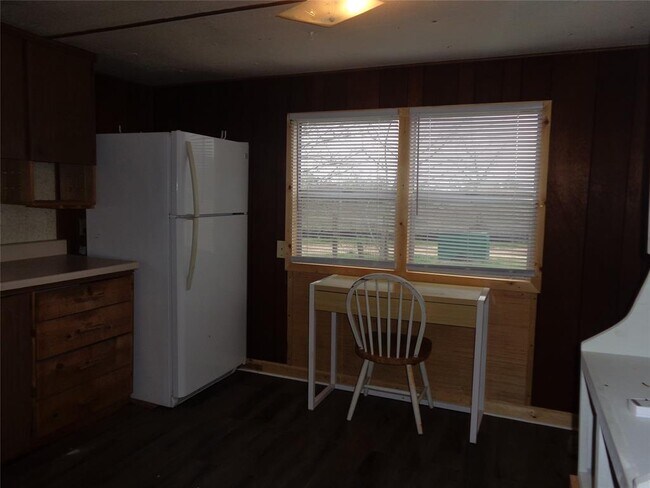 Building Photo - 910 Bunton Ln