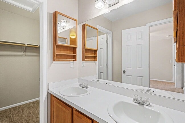 Building Photo - Beautifully Updated Littleton Home with Huge Yard & Basement Storage