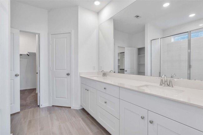 Building Photo - 13728 Windward Mist Dr