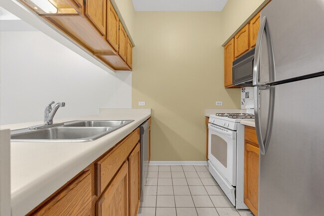 Building Photo - 1126 Regency Dr