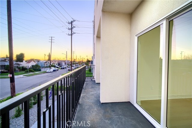 Building Photo - 801 E 84th Pl