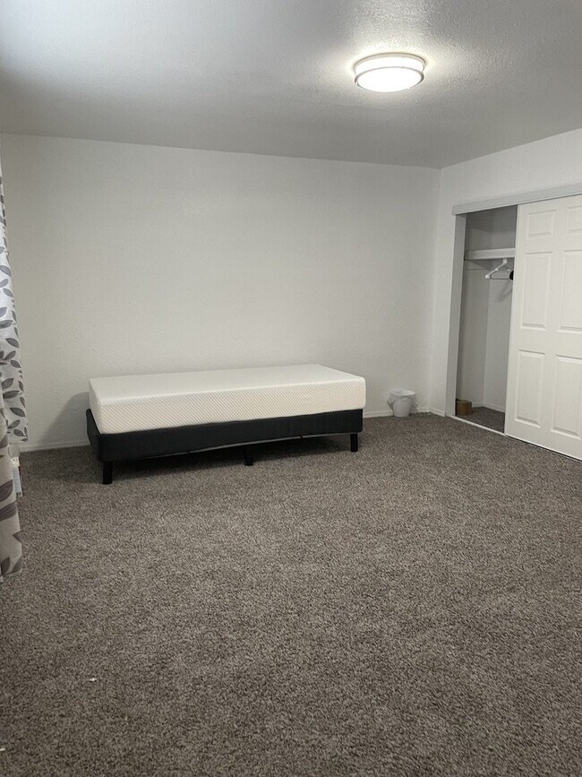 Building Photo - 10604 Fieldrock Ct