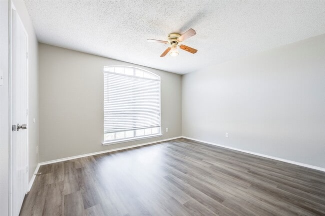 Building Photo - 6431 St Leonard Dr