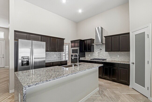 Building Photo - 925 Louisiana Downs Ave