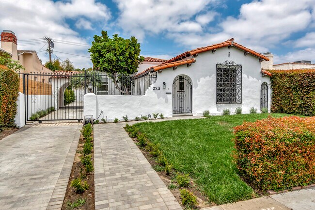 Building Photo - 223 S Le Doux Rd