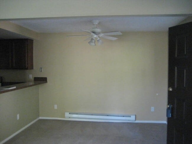 Building Photo - 44 Crestfield Ct