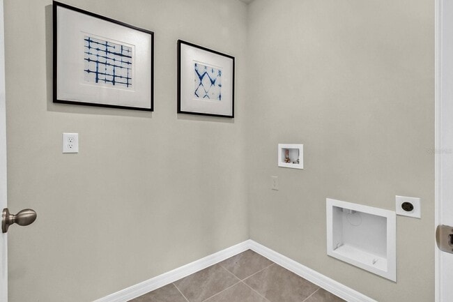 Building Photo - 9560 Black Walnut Dr