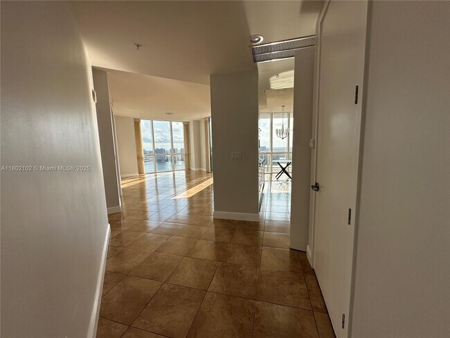 Building Photo - 18201 Collins Ave