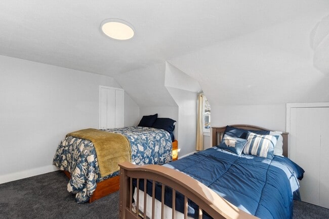 Building Photo - 32 Woodside Ave