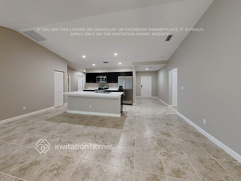 Building Photo - 558 Oldenberg St SW