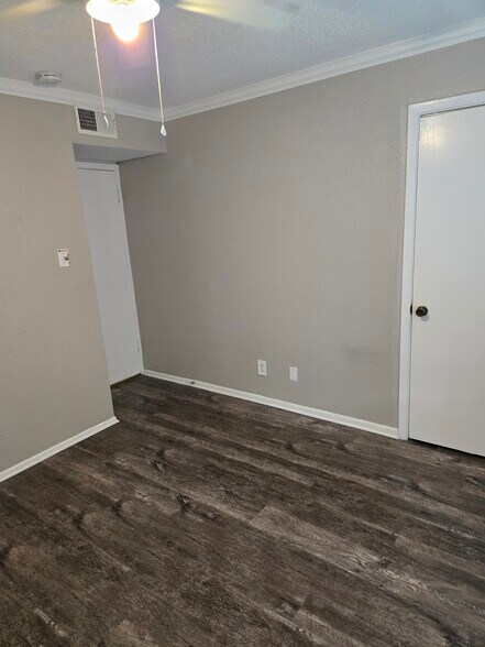 Building Photo - 1819 Babcock Rd