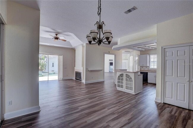 Building Photo - 2208 Hampstead Ct