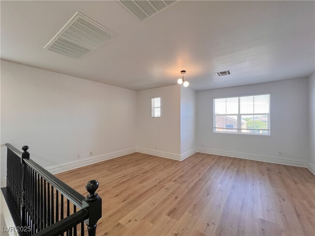 Building Photo - 599 Center Green Dr