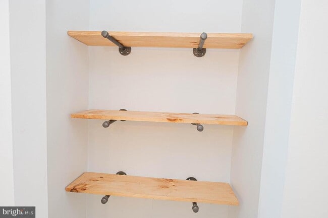 Building Photo - 308 N Division St