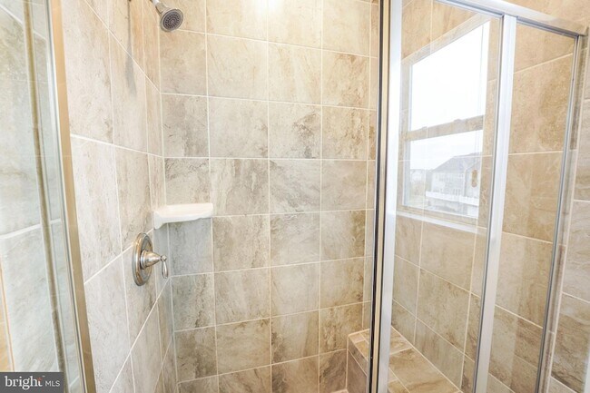 Building Photo - 2056 Alder Ln