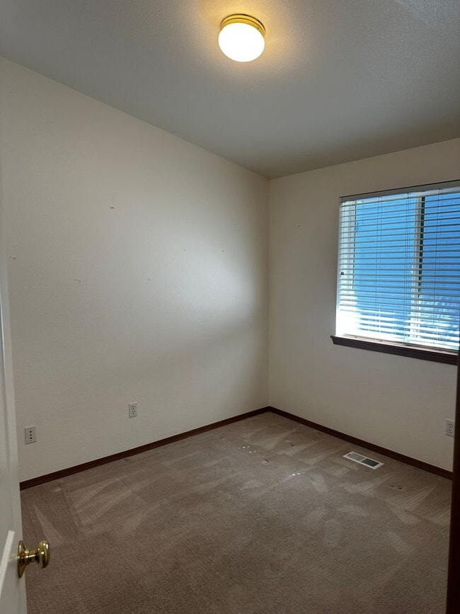 Building Photo - 3bd/2ba Covington House