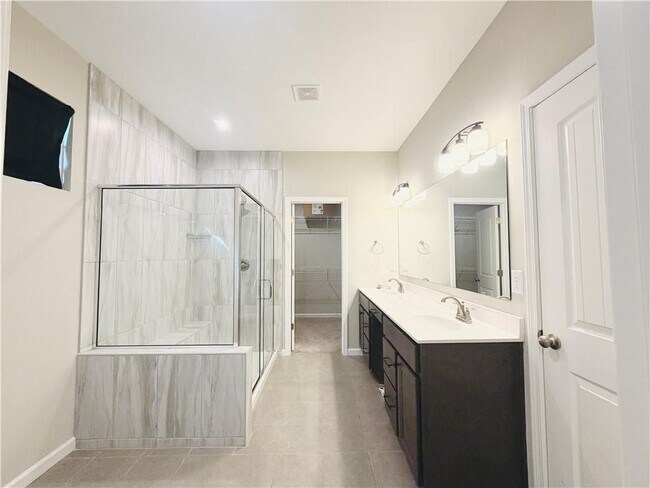 Building Photo - 607 Michigan Cir