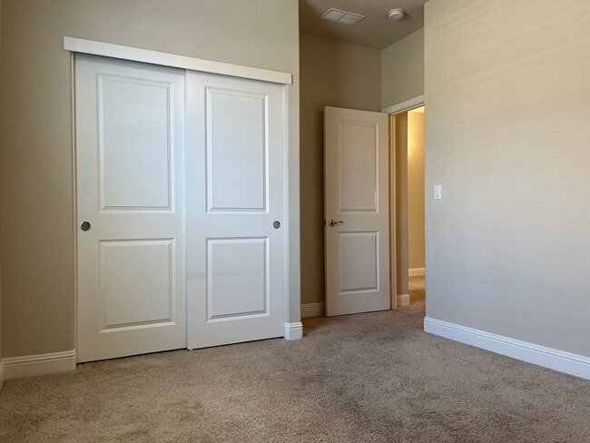 Building Photo - 10833 Portico Cir