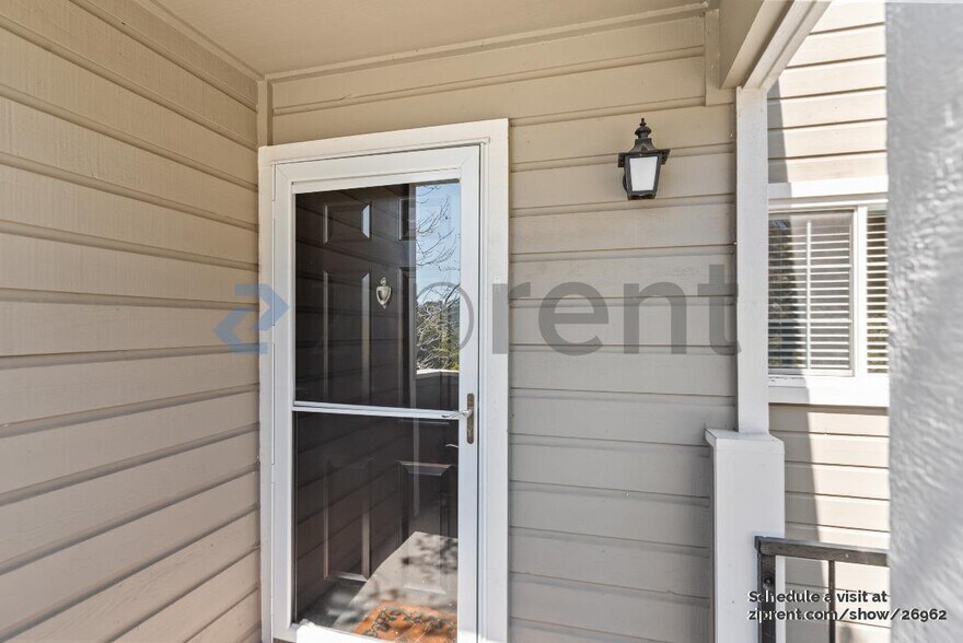 Building Photo - 600 Canyon Oaks Dr