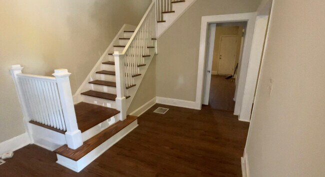 Building Photo - 417 Rosecroft Terrace