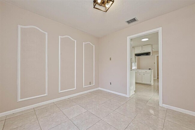 Building Photo - 11503 High Star Dr