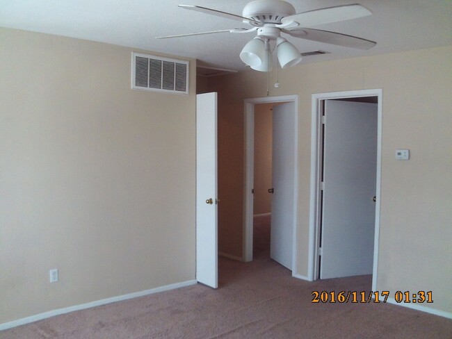 Building Photo - 225 Kerby Street Apt D, Arlington, TX 76013