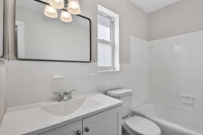 Building Photo - 58 W 27th St