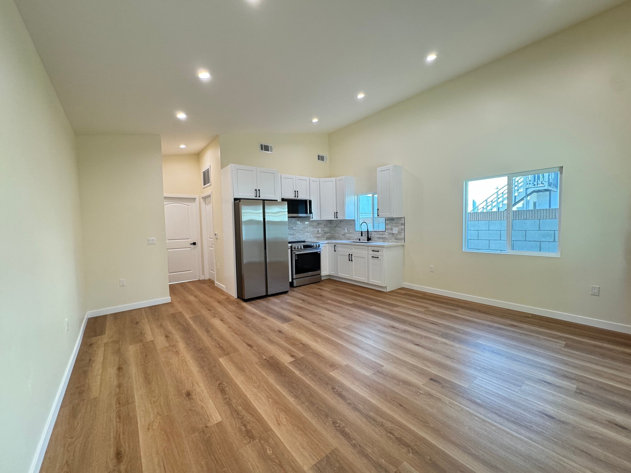 Building Photo - 815 Arden Ave