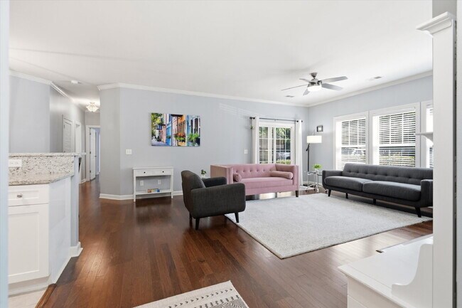 Building Photo - "Charming Fully Furnished 2-Bed Condo with & Granite Countertops in Charleston – 1320 Sq Ft of Co...