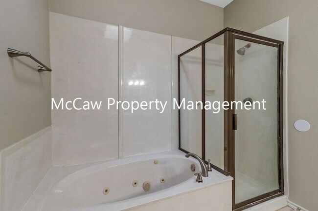 Building Photo - 1214 Mission St