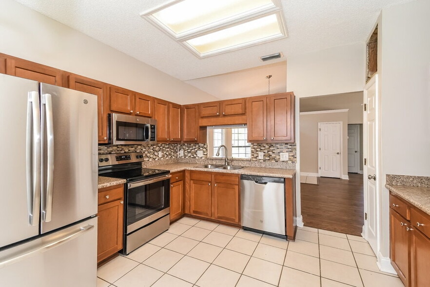 Building Photo - 7711 Collins Ridge Blvd