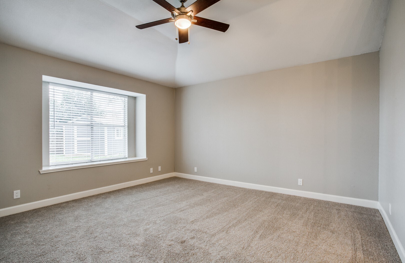 Building Photo - 6103 John Chapman