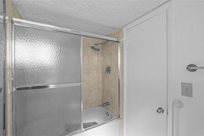 Building Photo - 1410 S Ocean Dr