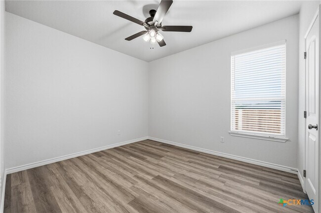 Building Photo - 117 Leon Ln