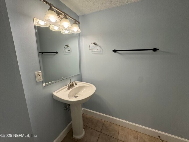 Building Photo - 3434 Blanding Blvd